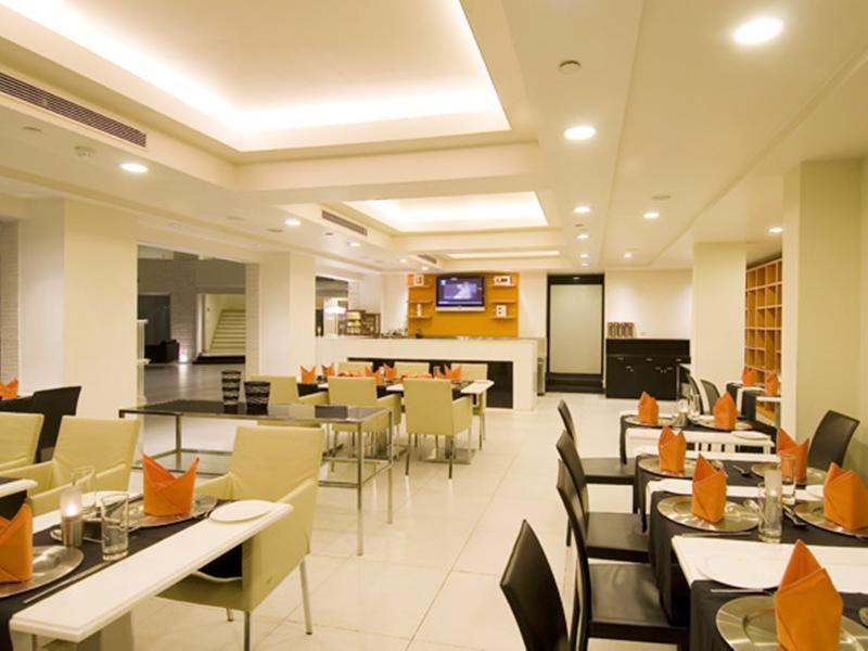 Avalon Courtyard Residence Suites Nova Deli Restaurante foto